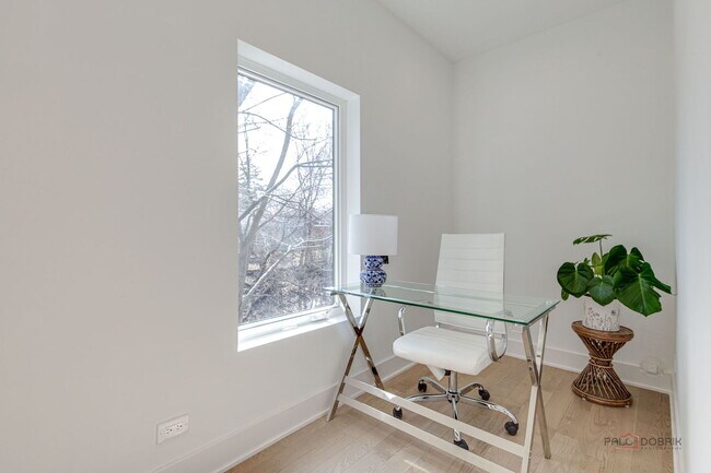 Building Photo - 19 Marina Dr