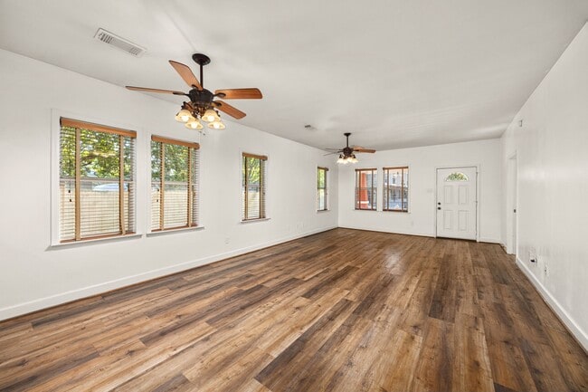 Building Photo - 1912 Shearn St