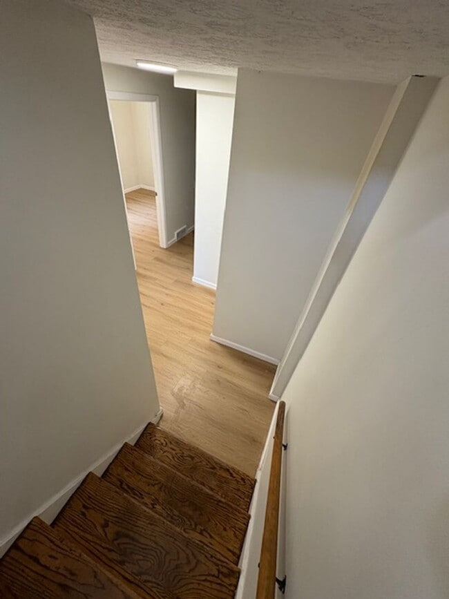 Building Photo - Newly Renovated 5 Bedroom in South Linden/...