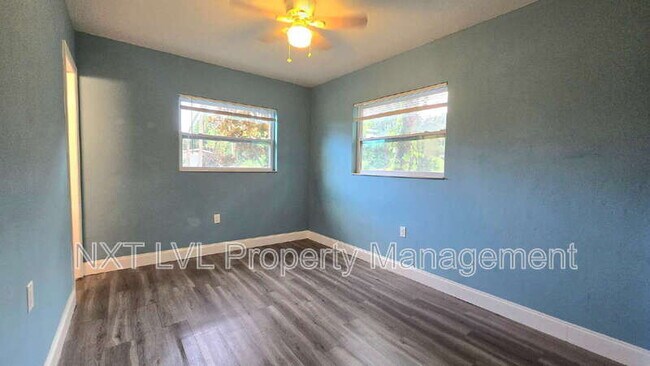 Building Photo - 240 W Mariana Ave