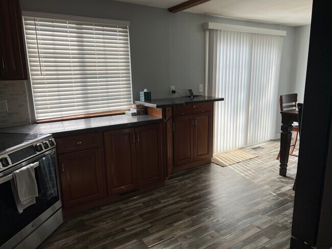 Building Photo - 305 Dolores Cir