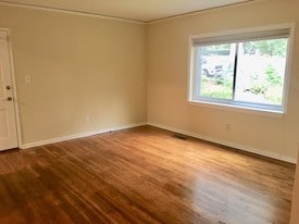Building Photo - 501 Milledge Rd