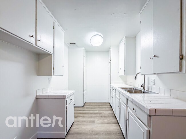 Building Photo - 4510 Pinafore St