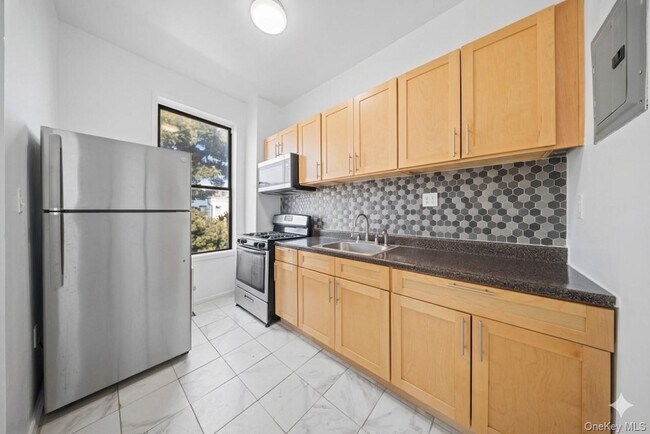 Building Photo - 1207 Hancock St