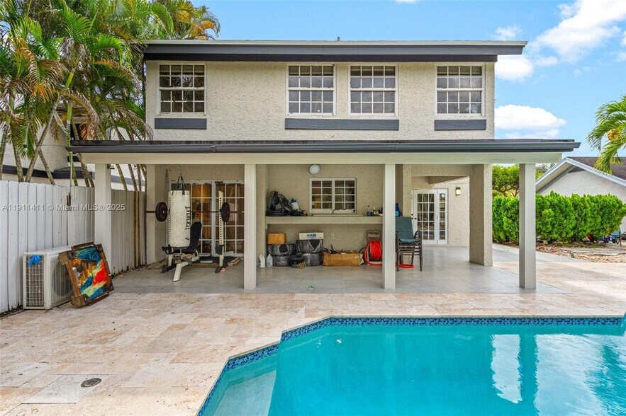 Building Photo - 8351 SW 39th Ct