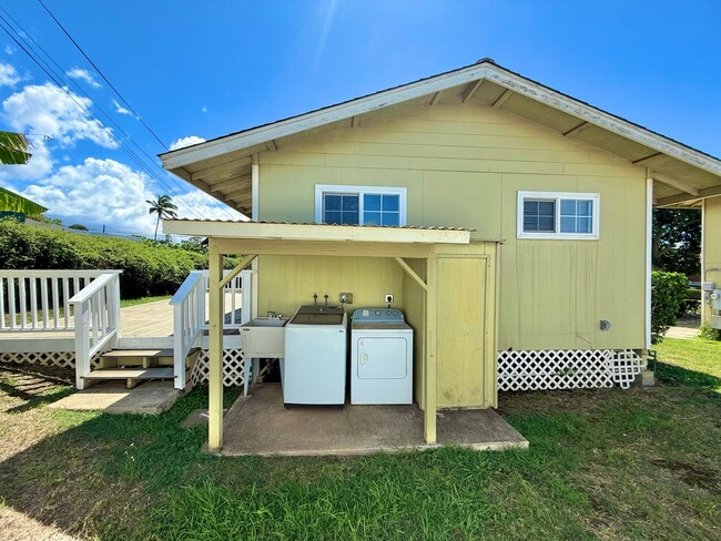 Building Photo - 2 Bedroom / 1 Bathroom Cottage in Pukalani!