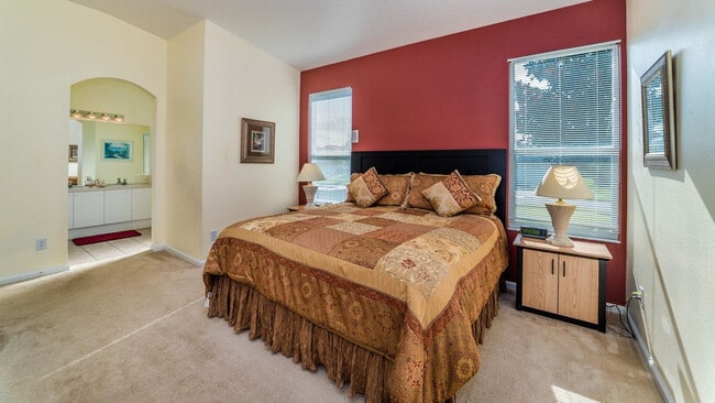 Building Photo - 8147 Fan Palm Way