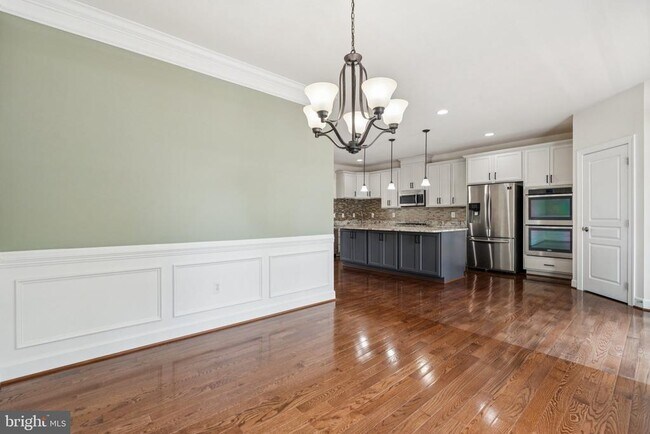 Building Photo - 10290 Greenspire Dr