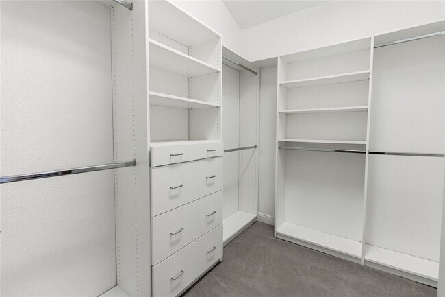 Building Photo - 6800 Cache Ct