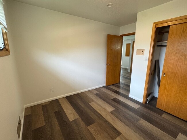 Building Photo - Charming 4-Bedroom Home in East Bismarck