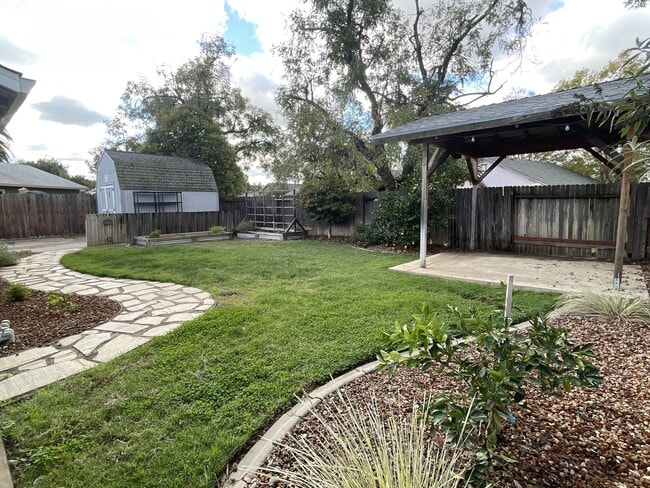 Building Photo - 9658 Gruwell Way