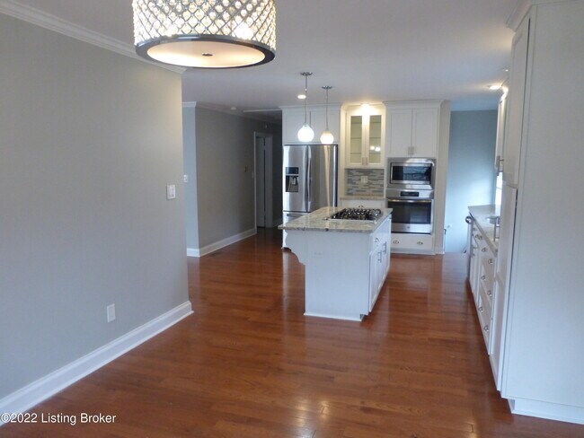 Building Photo - 701 Rudy Ln