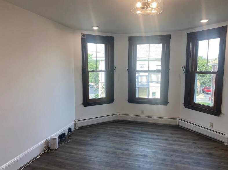 Building Photo - 10 Fairmount St