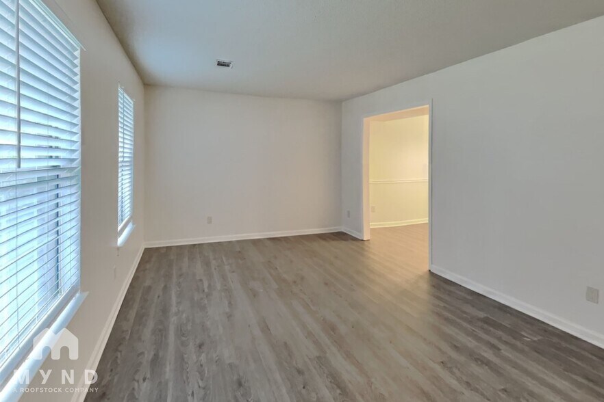 Building Photo - 5561 Northcut Dr