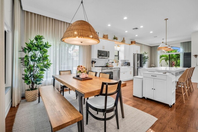Building Photo - 10852 La Salinas Cir