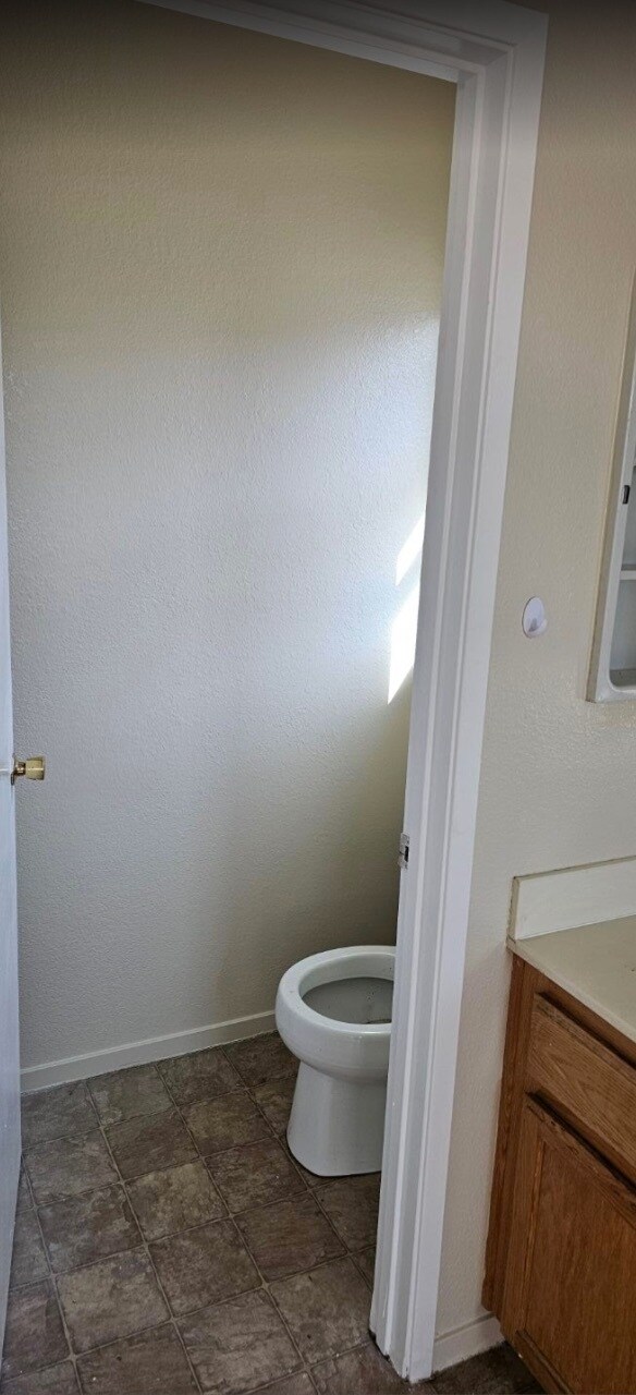 Building Photo - 1465 Venice Cir