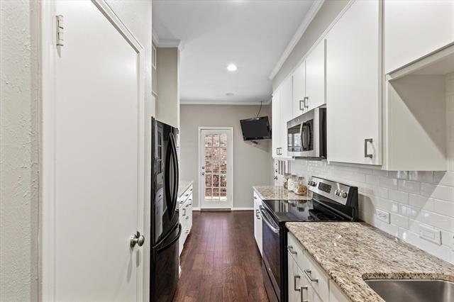 Building Photo - 4403 Bellaire Dr S