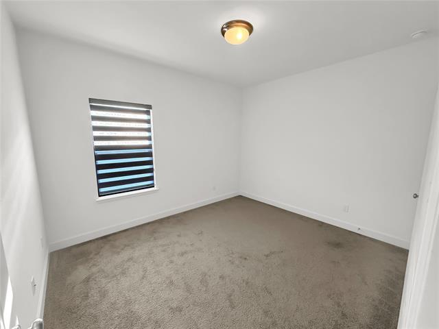 Building Photo - 2300 Macy Wy