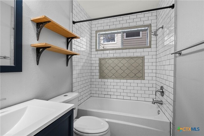 Building Photo - 4492 Mather