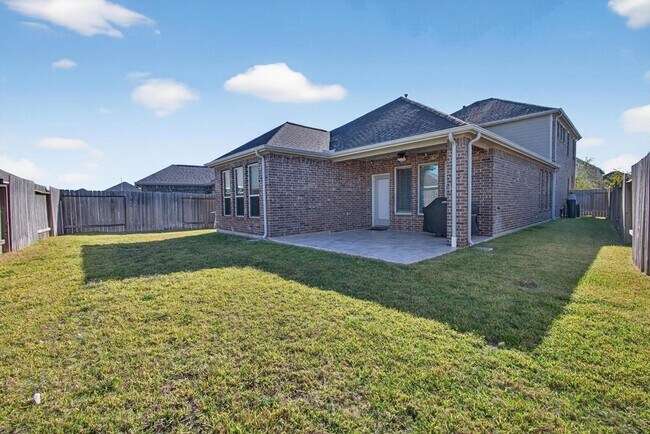 Building Photo - 31218 Pinebrook Falls Ln