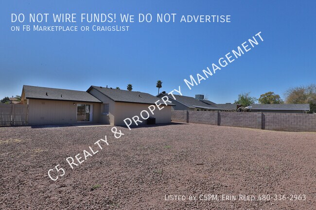 Building Photo - 732 E Hampton Ave