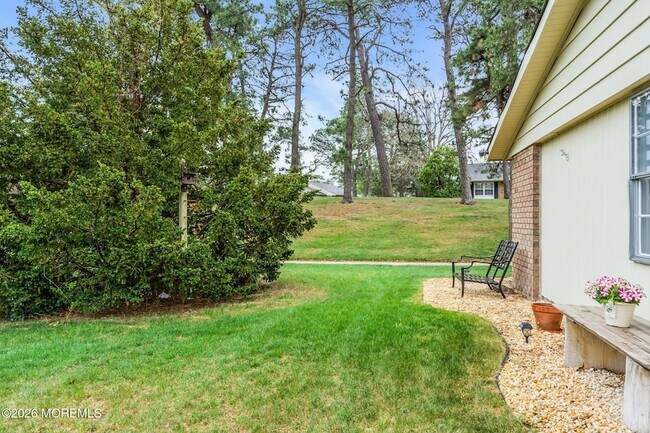 Building Photo - 15 Yorkshire Ct