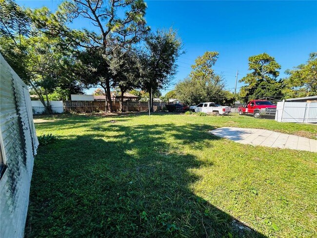 Building Photo - 6112 Tavendale Dr