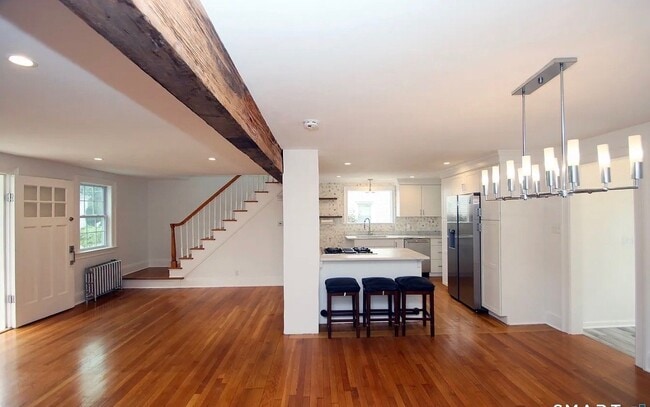 Building Photo - 570 Westfield Ave