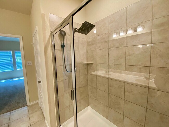 Building Photo - *Move-In Special* Spacious 4 Bedroom/Loft Area ~ Convenient to JBSA Randolph AFB or JBSA Lackland...