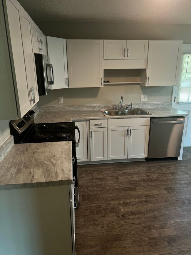 Building Photo - 2413 Shawnee Dr