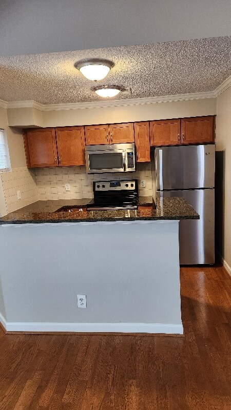 Building Photo - 2502 Cranbrook Ln