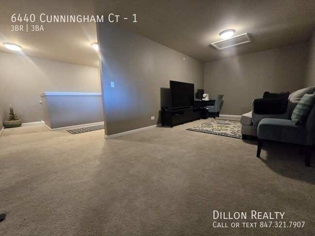 Building Photo - 6440 Cunningham Ct