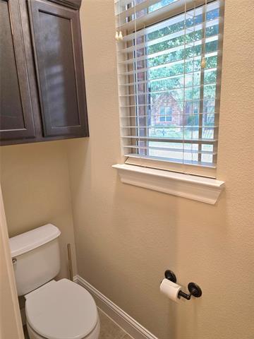 Building Photo - 2447 Embleton Dr