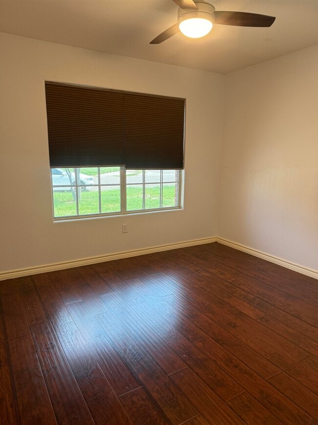 Building Photo - 5229 Brewster Dr