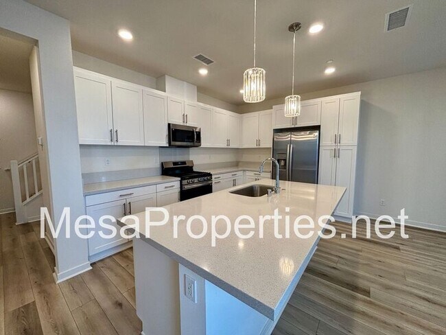 Building Photo - 3550 E Pollock St