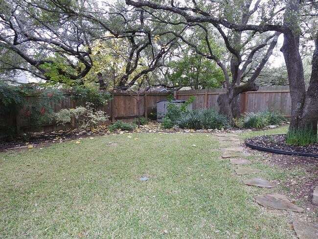 Building Photo - 11207 Crossland Dr