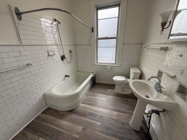 Building Photo - 4619 Park Ave