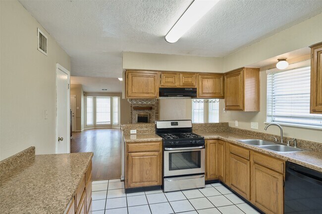 Building Photo - 23311 Grand Rapids Ln