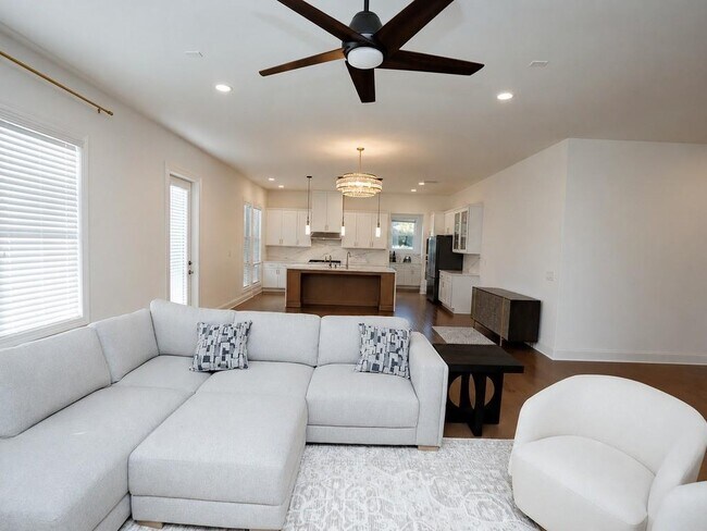 Building Photo - 6725 Dahlgren Ct