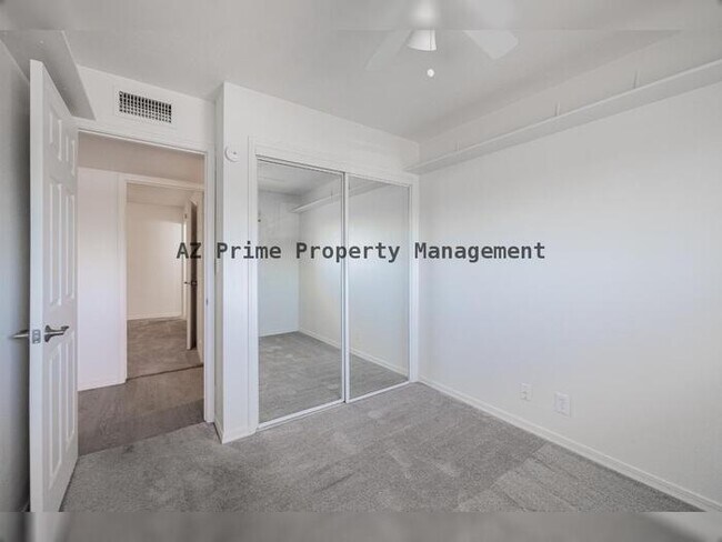 Building Photo - 428 E Fremont Dr