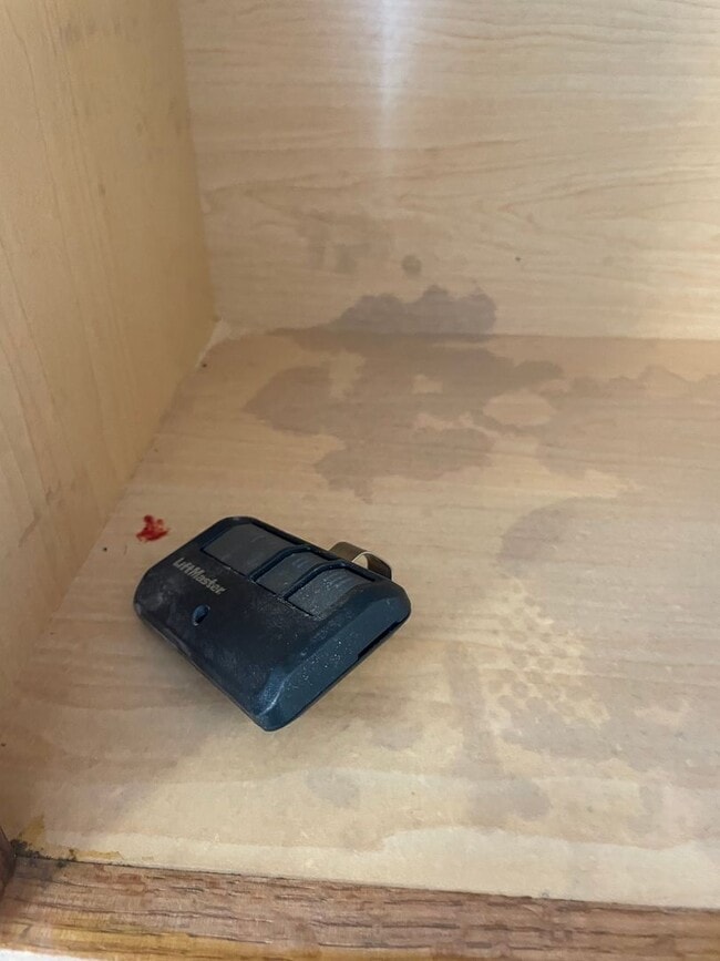 Building Photo - 2406 Bowen St