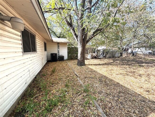 Building Photo - 411 Live Oak St