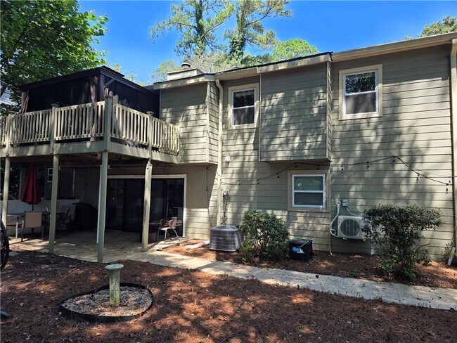 Building Photo - 4694 Shallowford Rd