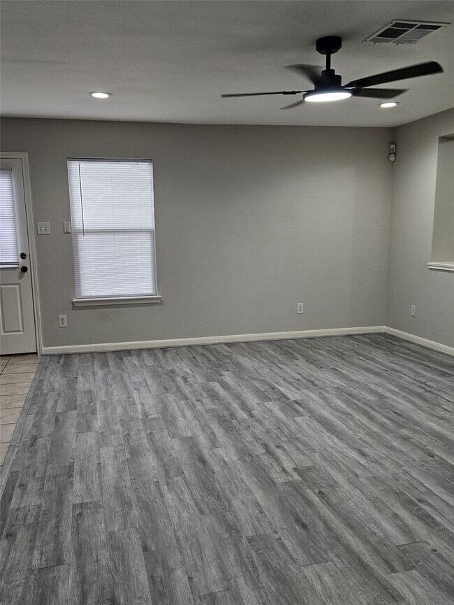 Building Photo - 1130 Concord Pl