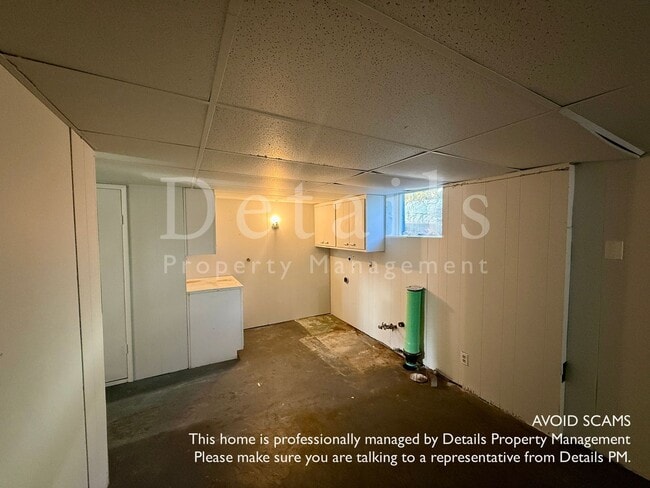 Building Photo - 5 Bedroom 2 Story With Basement!