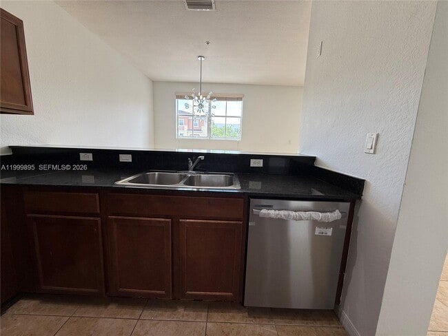 Building Photo - 8800 NW 107 Ct