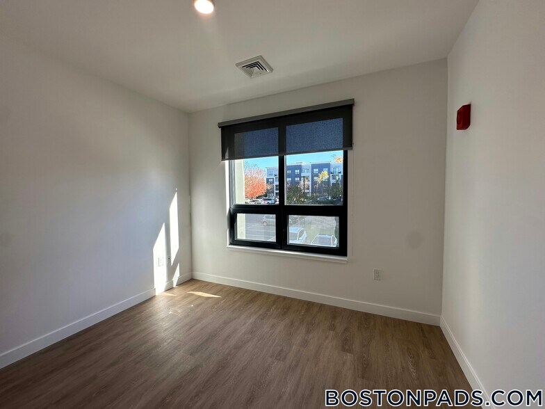 Building Photo - 199 Gardner St