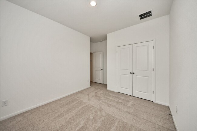 Building Photo - 18010 Whitetail Run Ln