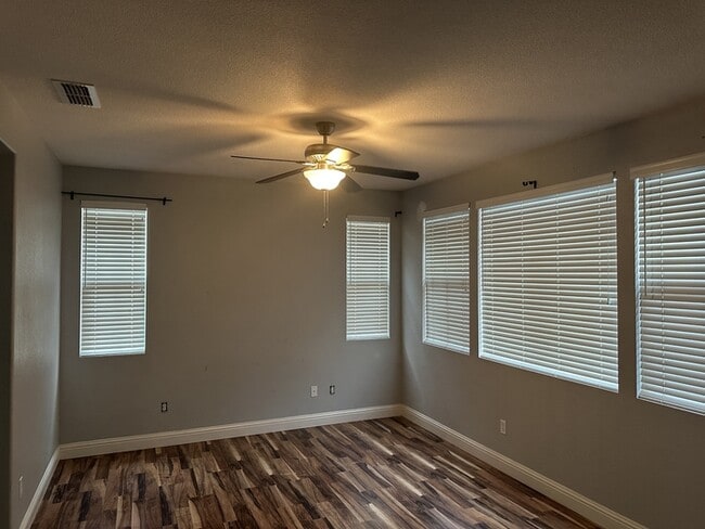 Building Photo - 3904 Purple Finch Ln