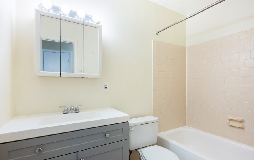 Full Bathroom - The Residences at Southern Oaks